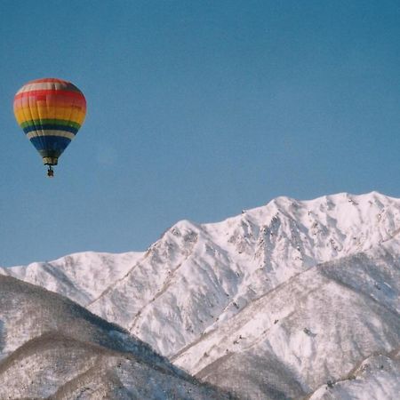 ペンション ちゃうちゃう Bed and Breakfast Hakuba Eksteriør billede
